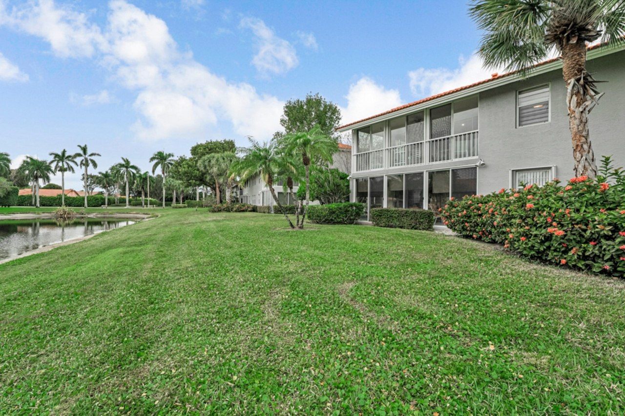 7023 Summer Tree Drive, Unit 202, Boynton Beach, FL 33437 Photo