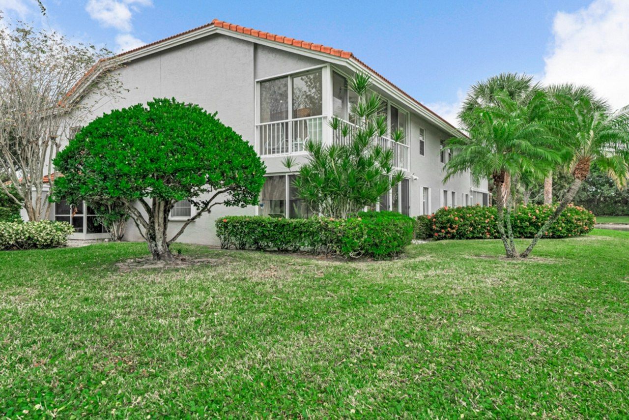 7023 Summer Tree Drive, Unit 202, Boynton Beach, FL 33437 Photo