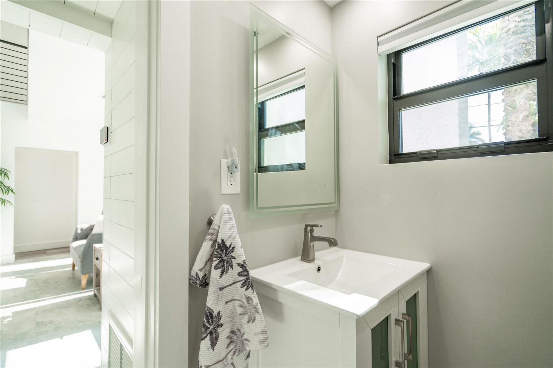 2817 NE 26th Ct, Fort Lauderdale, FL 33306 Photo