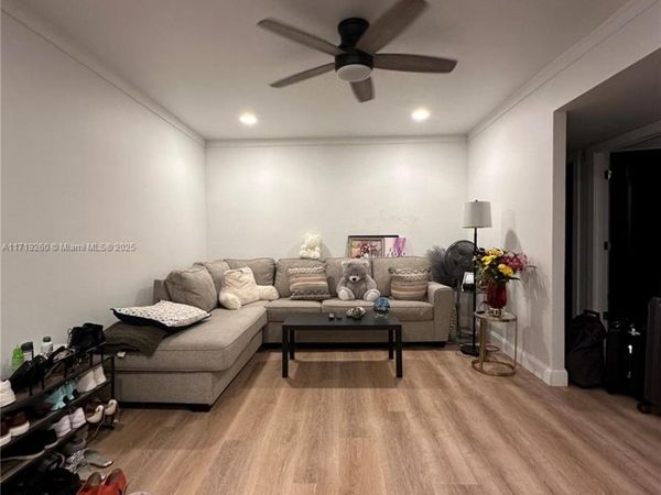 5100 SW 41st St, Unit 328, Pembroke Park, FL 33023