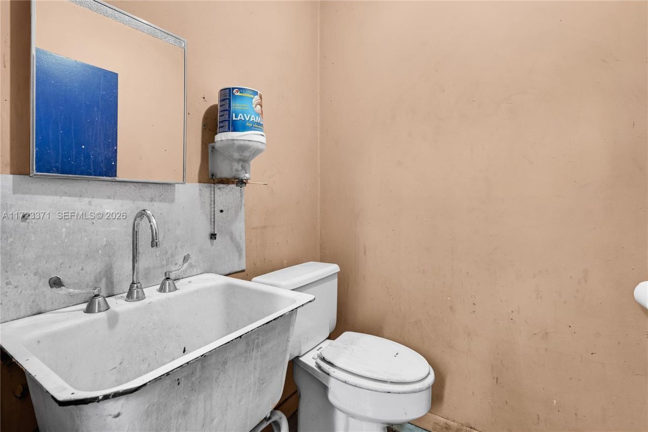 2700 W 79th St, Hialeah, FL 33016 Photo