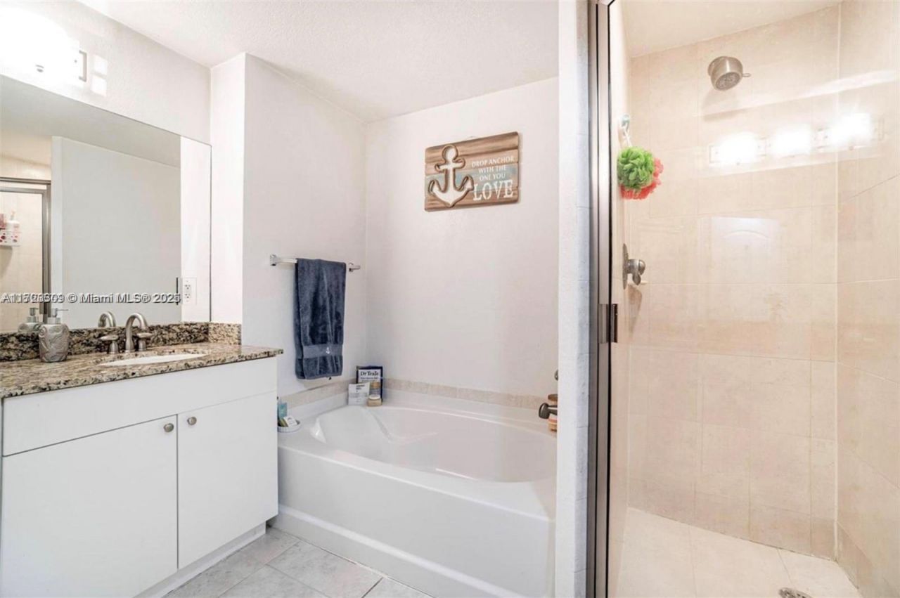 1830 Radius Dr, Unit 516, Hollywood, FL 33020 Photo