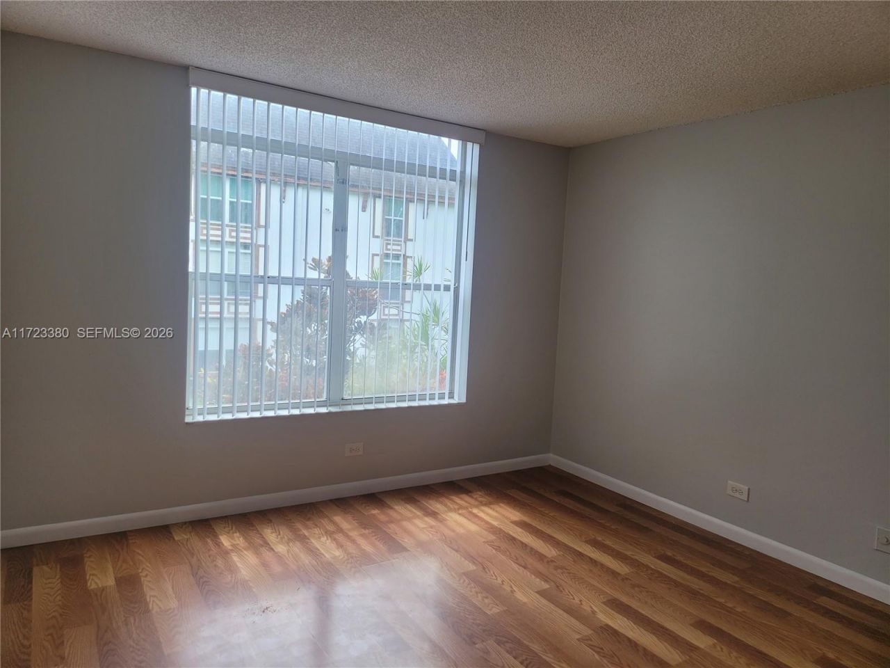 3750 Inverrary Dr, Unit 2Y, Lauderhill, FL 33319 Photo