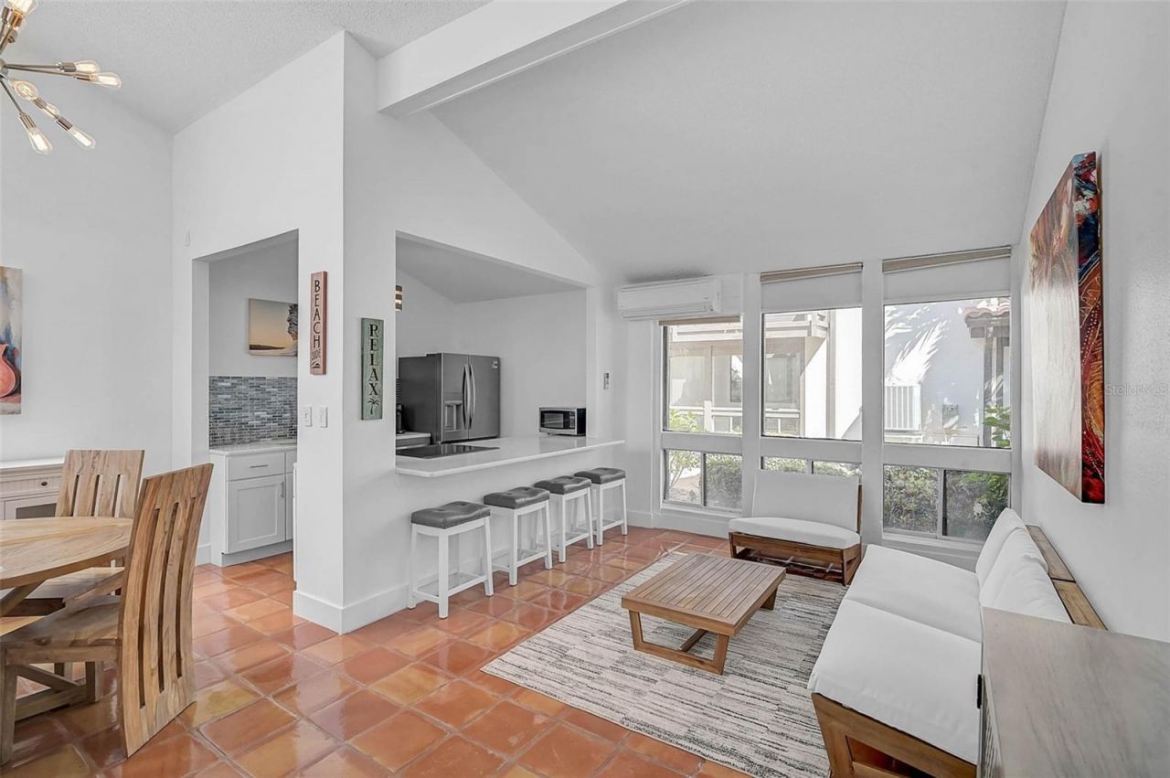 800 S Blvd Of Presidents, Unit 12, Sarasota, FL 34236 Photo