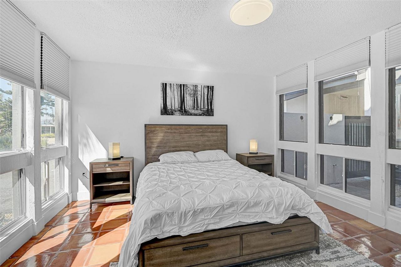 800 S Blvd Of Presidents, Unit 12, Sarasota, FL 34236 Photo