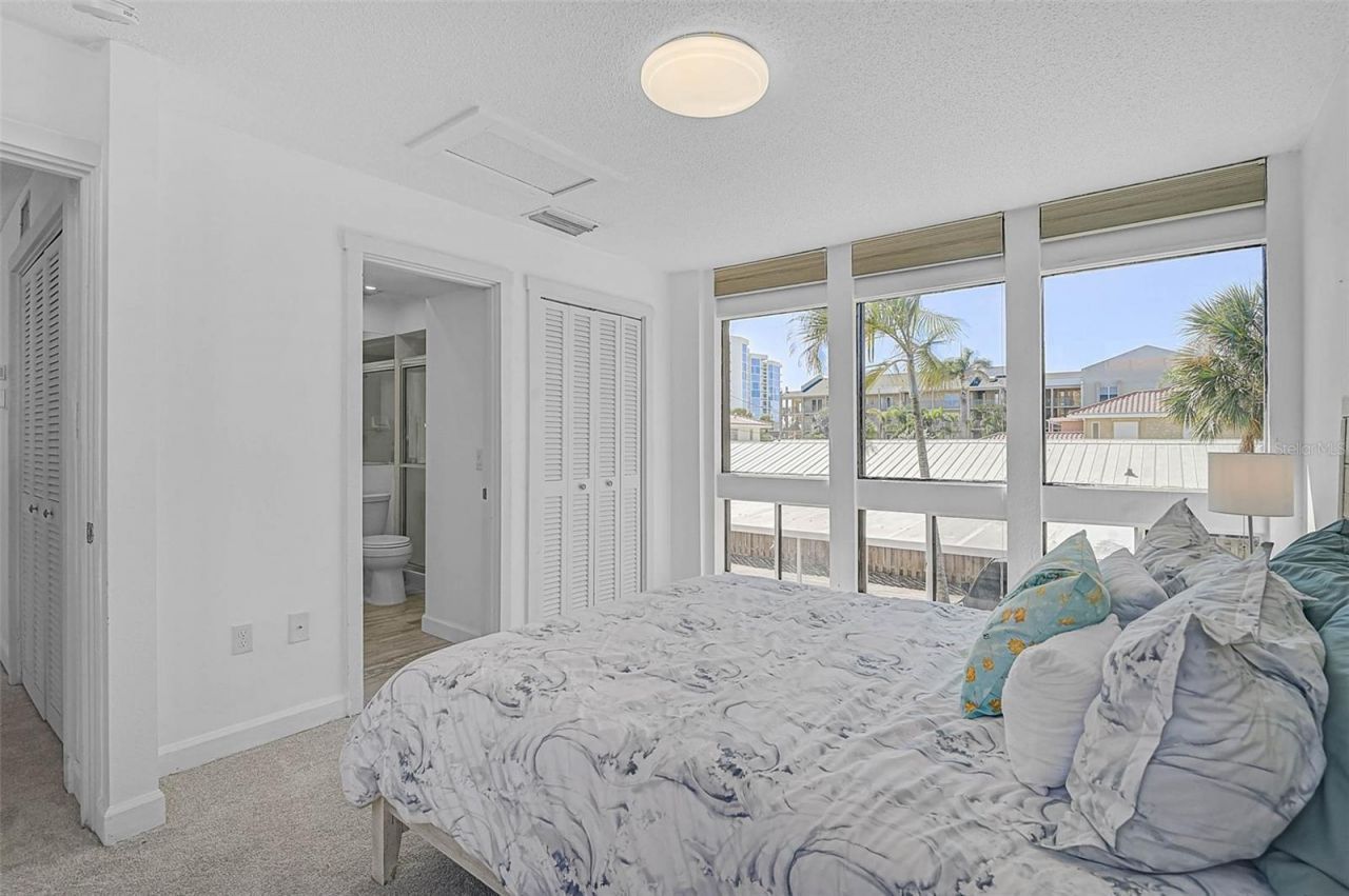 800 S Blvd Of Presidents, Unit 12, Sarasota, FL 34236 Photo