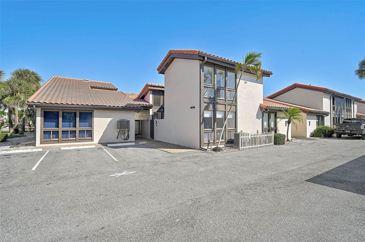 800 S Blvd Of Presidents, Unit 12, Sarasota, FL 34236 Photo