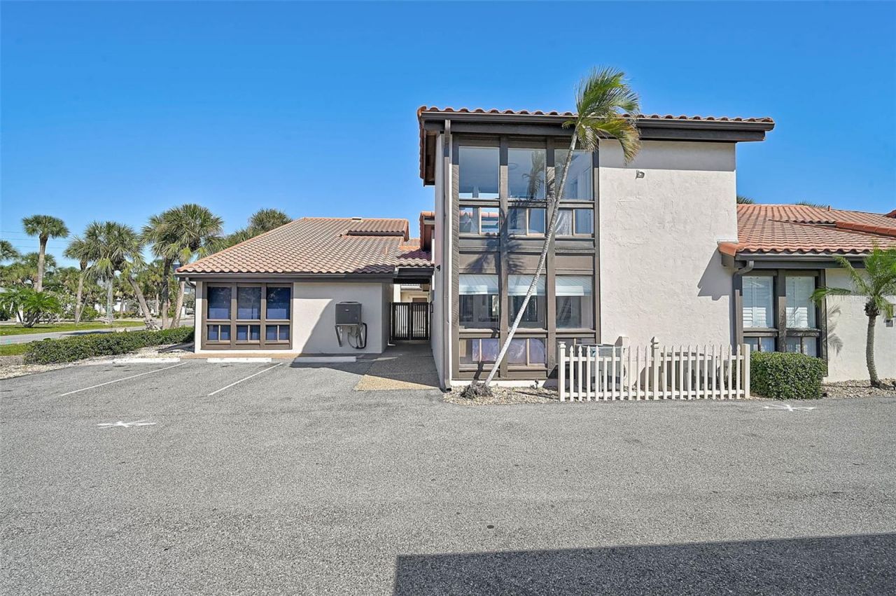 800 S Blvd Of Presidents, Unit 12, Sarasota, FL 34236 Photo