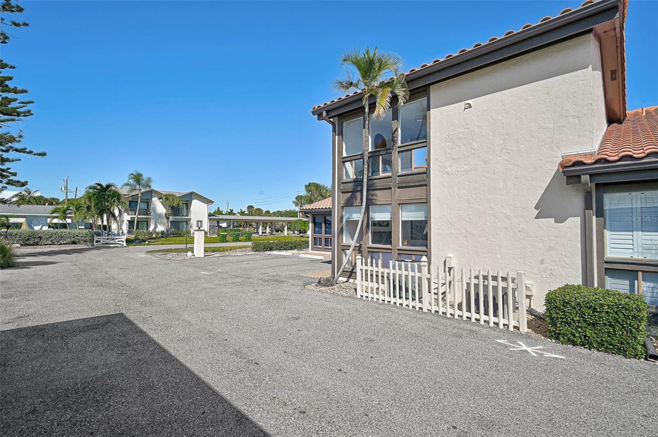 800 S Blvd Of Presidents, Unit 12, Sarasota, FL 34236 Photo