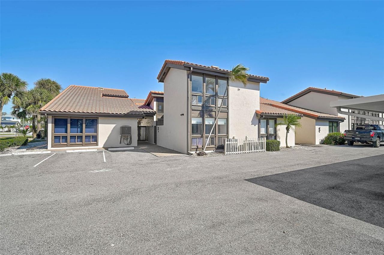 800 S Blvd Of Presidents, Unit 12, Sarasota, FL 34236 Photo