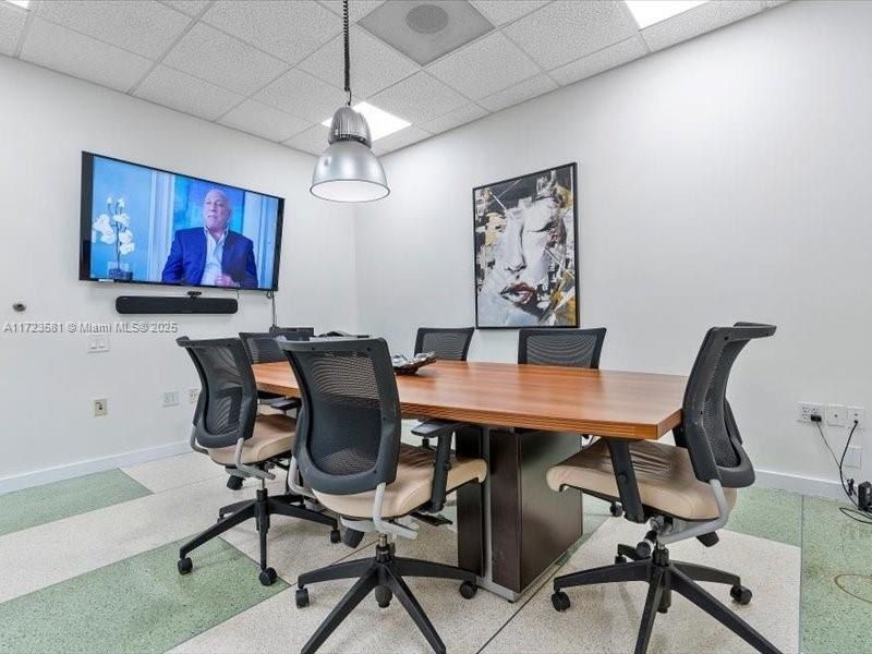 2404 Hollywood Blvd, Hollywood, FL 33020 Photo