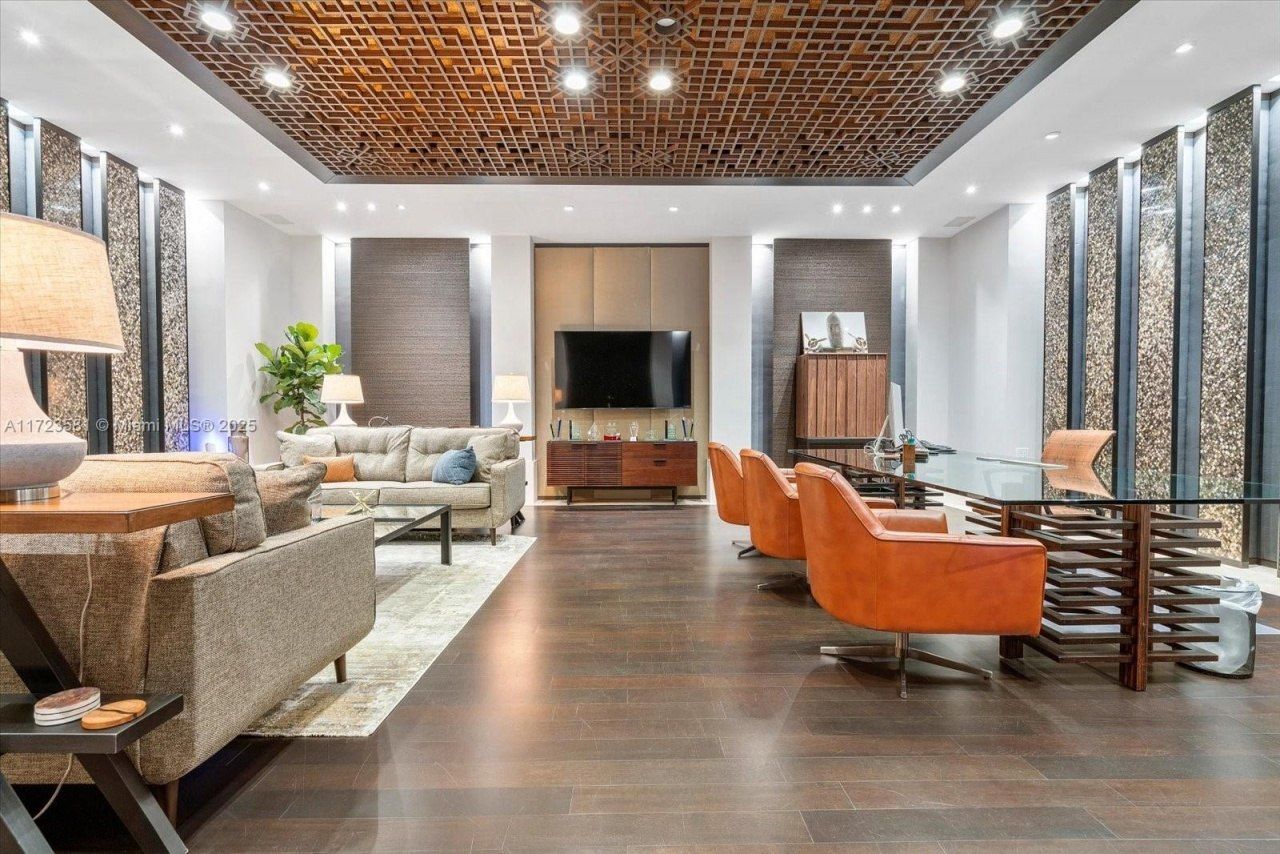 2404 Hollywood Blvd, Hollywood, FL 33020 Photo