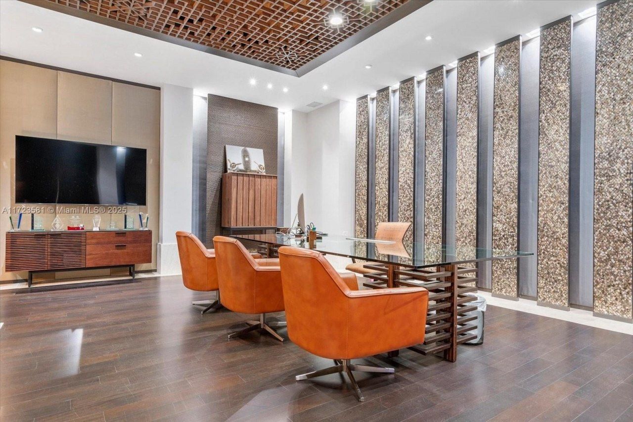 2404 Hollywood Blvd, Hollywood, FL 33020 Photo