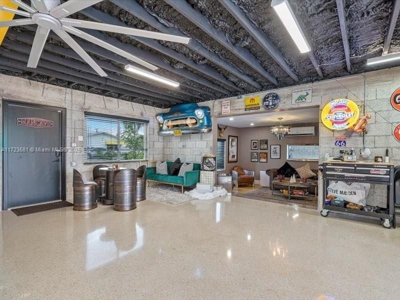 2404 Hollywood Blvd, Hollywood, FL 33020 Photo