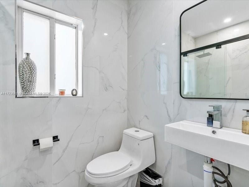 2404 Hollywood Blvd, Hollywood, FL 33020 Photo