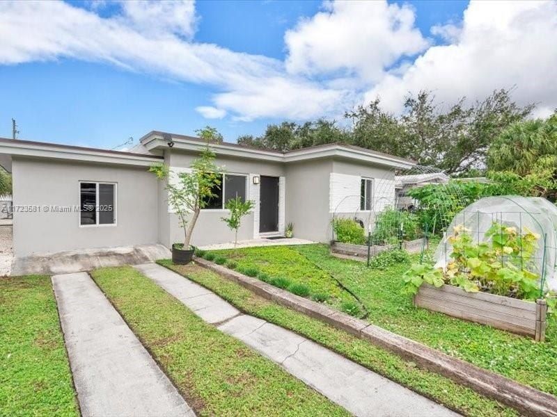 2404 Hollywood Blvd, Hollywood, FL 33020 Photo