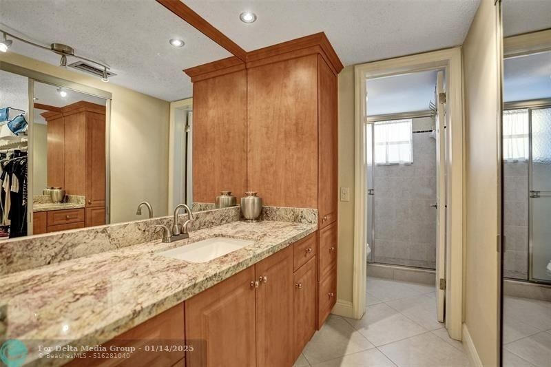 4270 NW 40th Street, Unit 211, Lauderdale Lakes, FL 33319 Photo