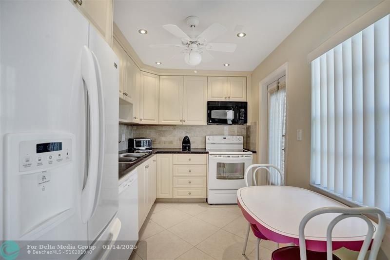 4270 NW 40th Street, Unit 211, Lauderdale Lakes, FL 33319 Photo