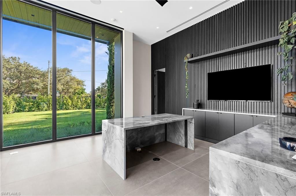 107 Myrtle Rd, Naples, FL 34108 Photo