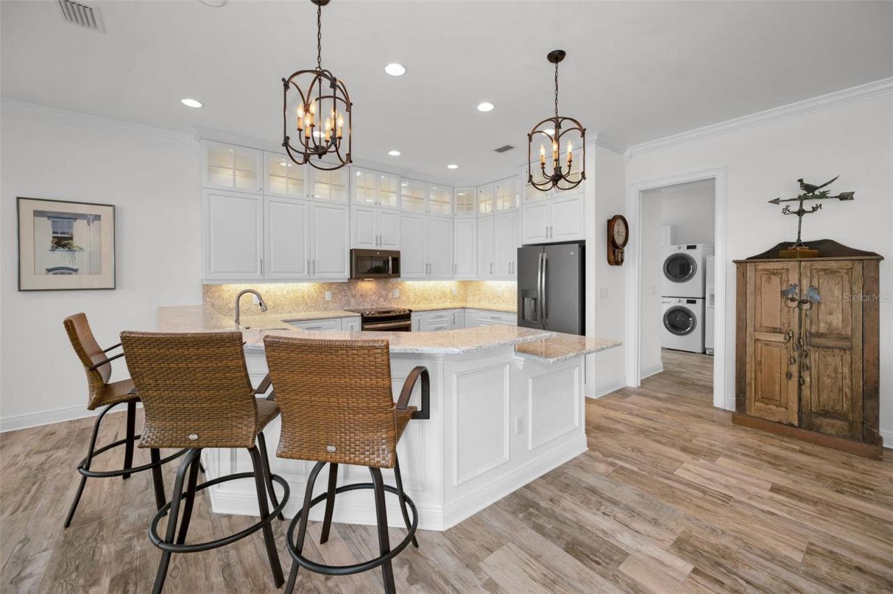 11325 5th Street E, Treasure Island, FL 33706 Photo