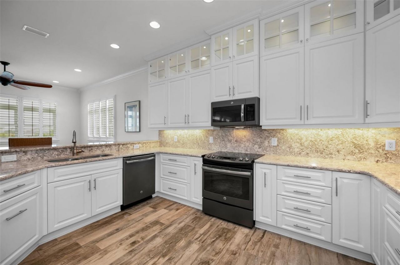 11325 5th Street E, Treasure Island, FL 33706 Photo