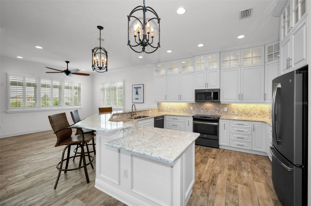 11325 5th Street E, Treasure Island, FL 33706 Photo