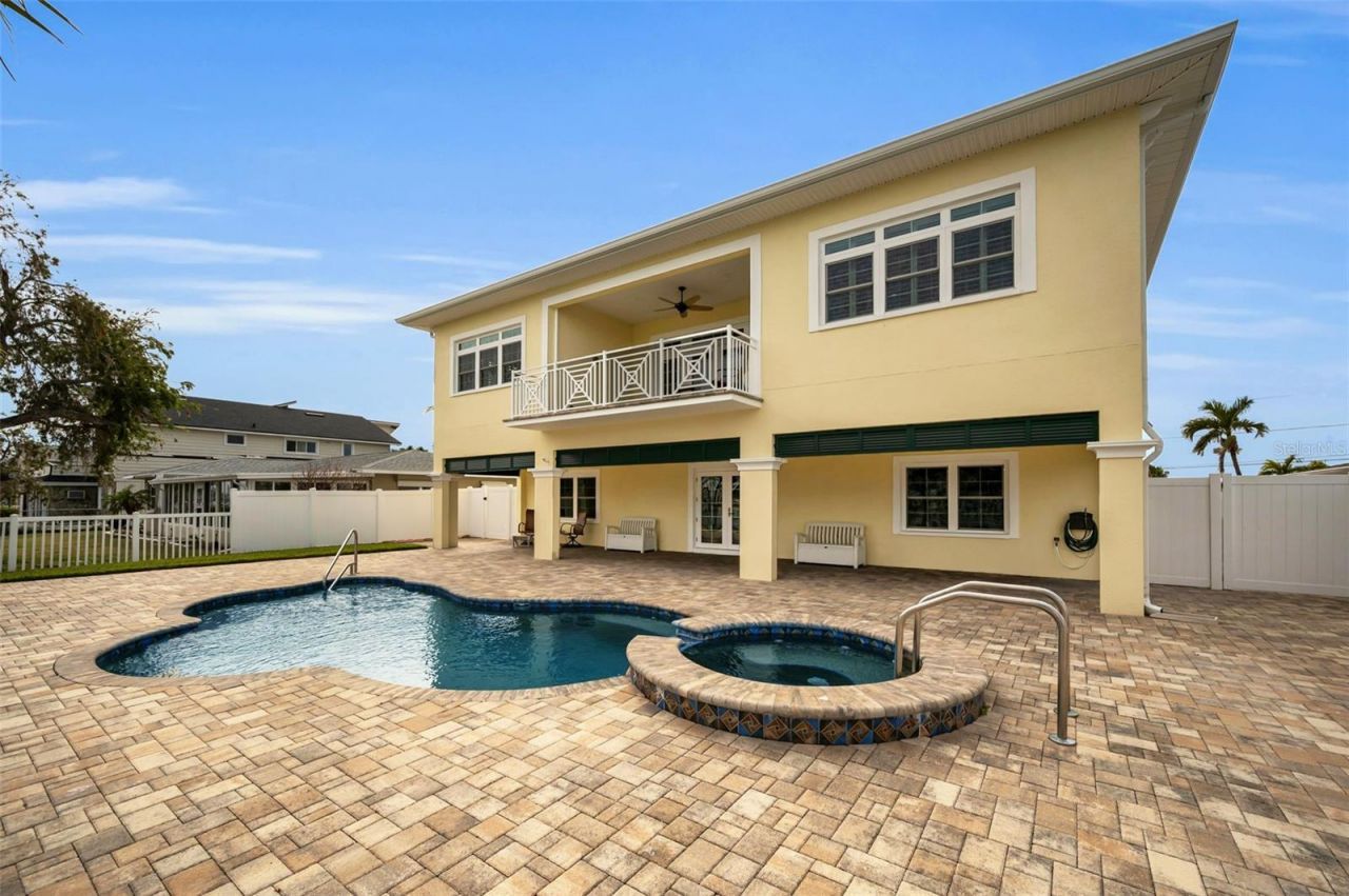 11325 5th Street E, Treasure Island, FL 33706 Photo