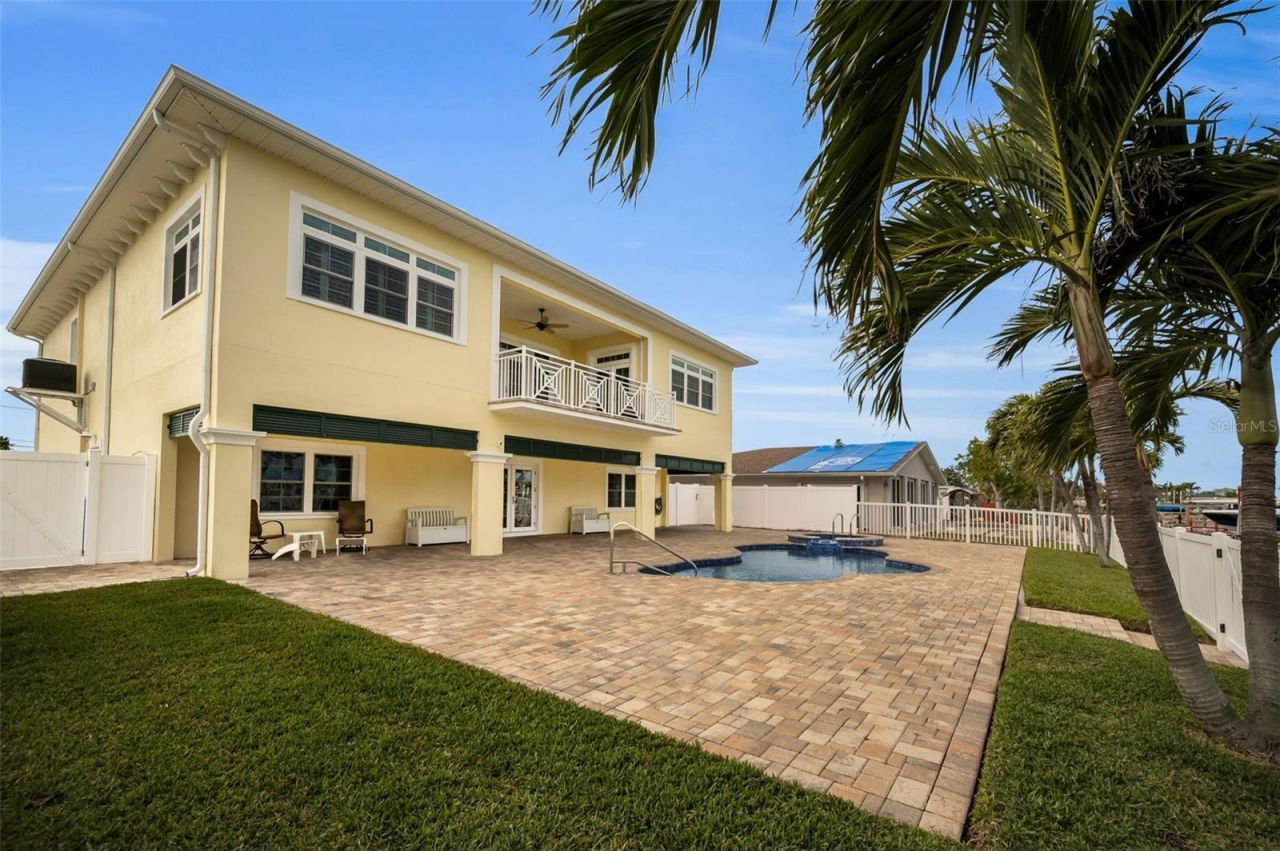 11325 5th Street E, Treasure Island, FL 33706 Photo