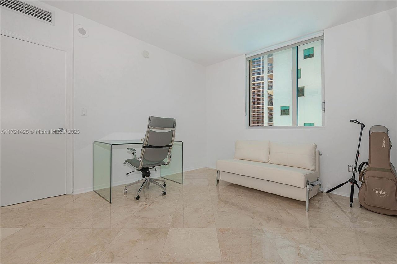 55 SE 6th St, Unit 1507, Miami, FL 33131 Photo