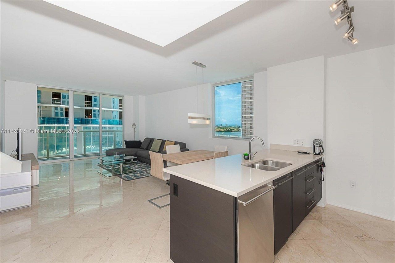 55 SE 6th St, Unit 1507, Miami, FL 33131 Photo
