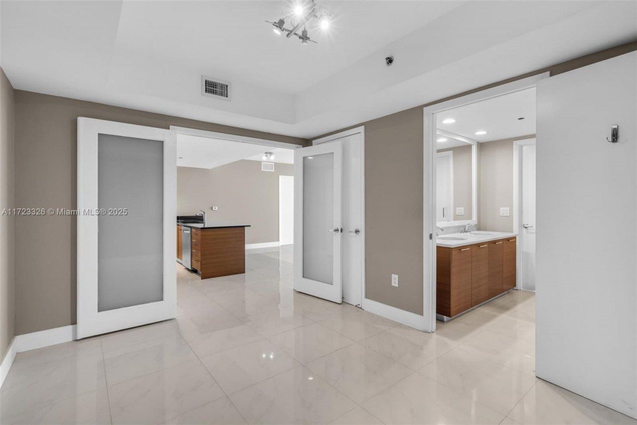 50 Biscayne Blvd, Unit 4208, Miami, FL 33132 Photo