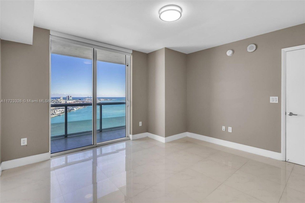 50 Biscayne Blvd, Unit 4208, Miami, FL 33132 Photo