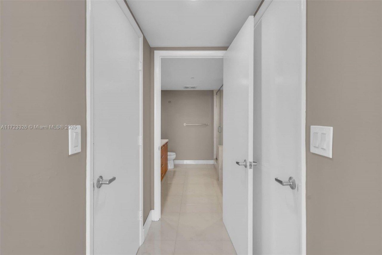 50 Biscayne Blvd, Unit 4208, Miami, FL 33132 Photo