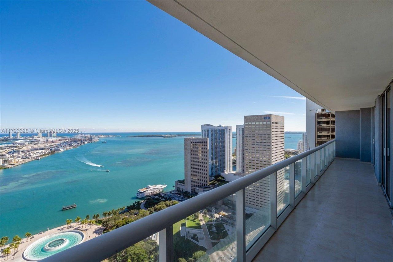 50 Biscayne Blvd, Unit 4208, Miami, FL 33132 Photo