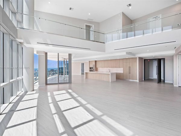 851 NE 1st Ave, Unit PH 5411, Miami, FL 33132