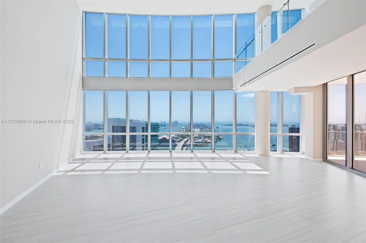 851 NE 1st Ave, Unit PH 5411, Miami, FL 33132 Photo