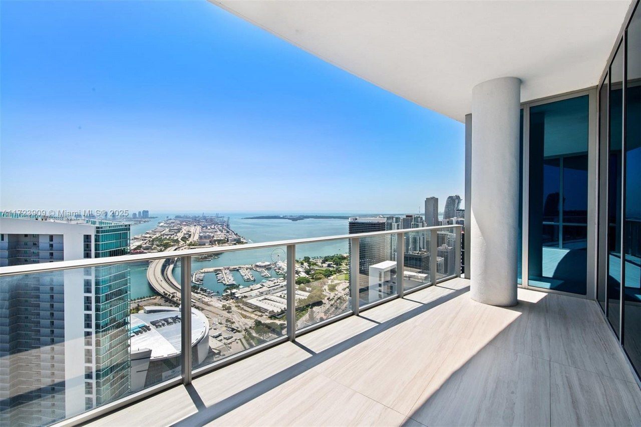 851 NE 1st Ave, Unit PH 5411, Miami, FL 33132 Photo