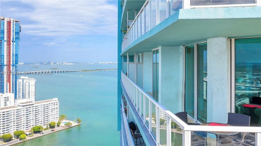 1900 Bayshore Dr, Unit 3518, Miami, FL 33132 Photo