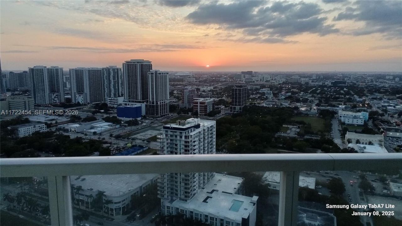 1900 Bayshore Dr, Unit 3518, Miami, FL 33132 Photo