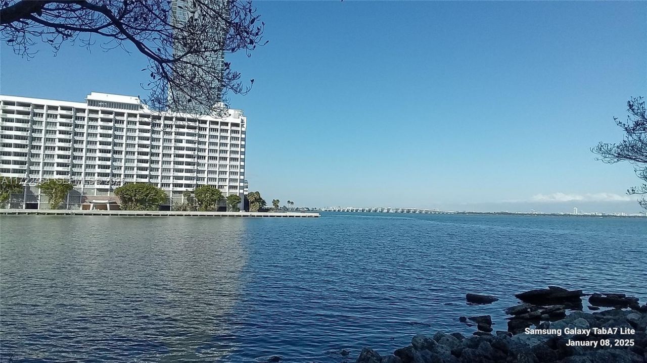 1900 Bayshore Dr, Unit 3518, Miami, FL 33132 Photo
