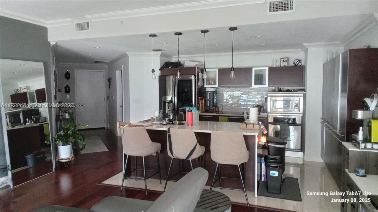 1900 Bayshore Dr, Unit 3518, Miami, FL 33132 Photo
