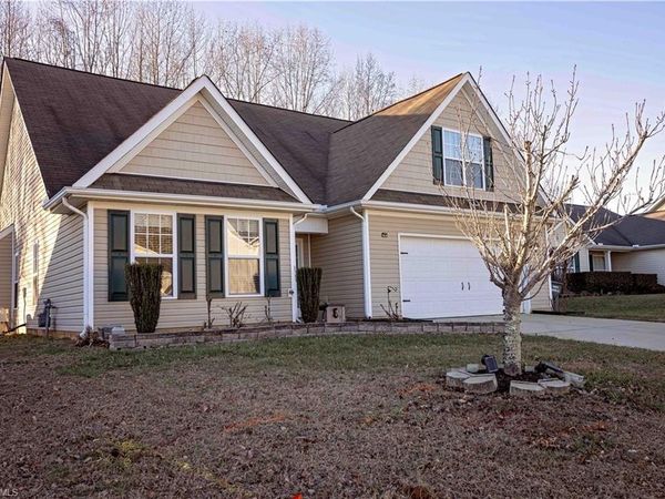 512 Walnut Crossing Drive, Whitsett, NC 27377