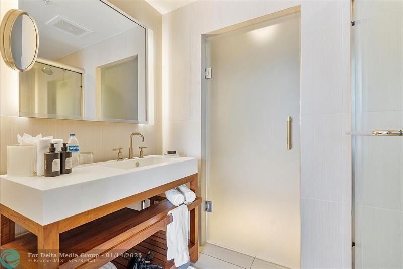 3101 Bayshore Drive, Unit 905, Fort Lauderdale, FL 33304 Photo
