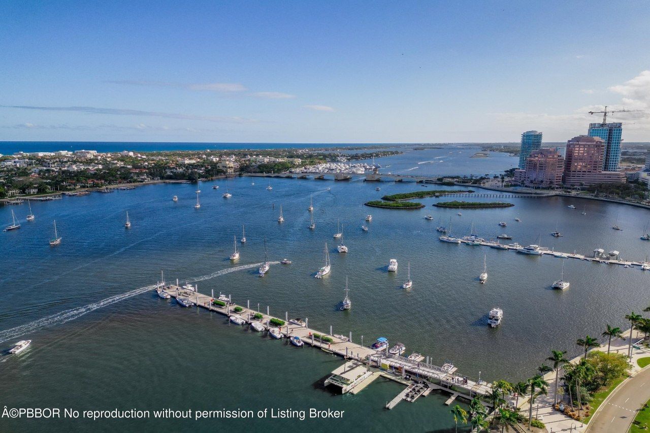 101 N Clematis Street, Unit 412, West Palm Beach, FL 33401 Photo