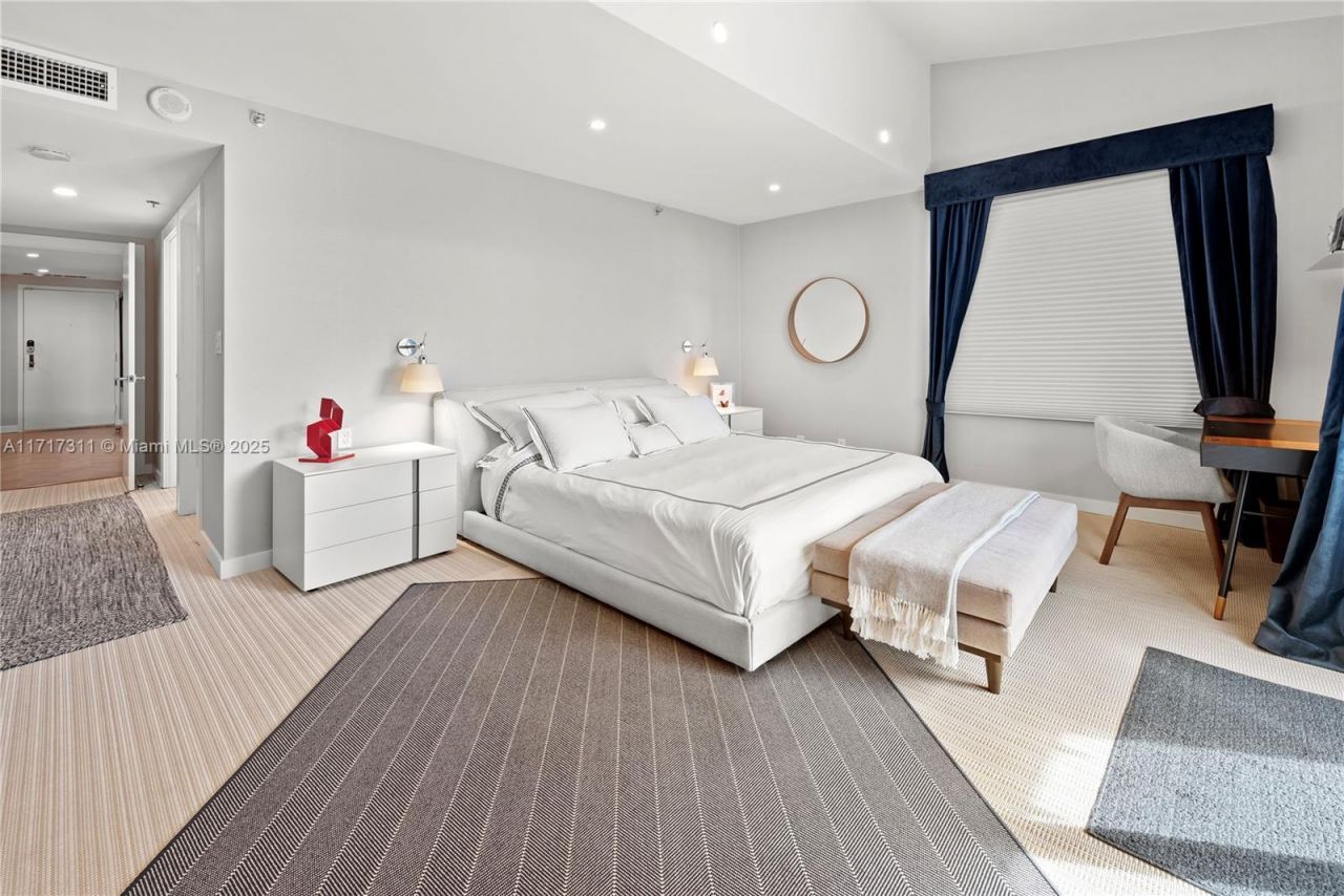 201 Crandon Blvd, Unit 1002, Key Biscayne, FL 33149 Photo