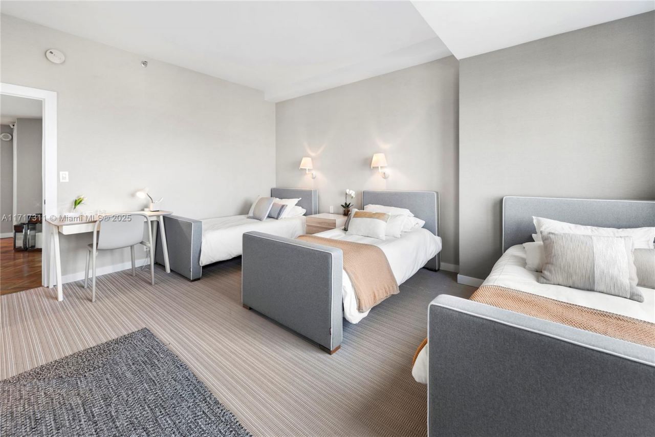 201 Crandon Blvd, Unit 1002, Key Biscayne, FL 33149 Photo