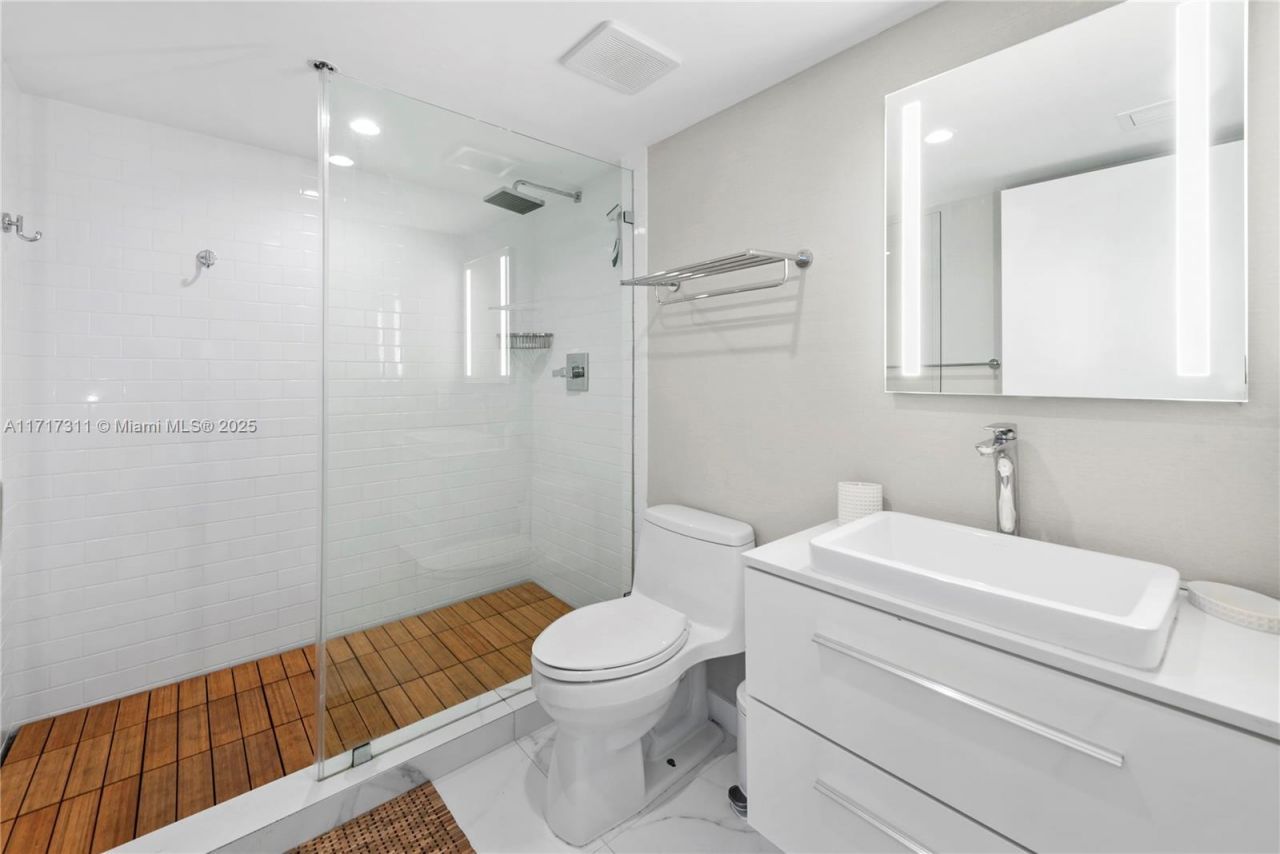 201 Crandon Blvd, Unit 1002, Key Biscayne, FL 33149 Photo