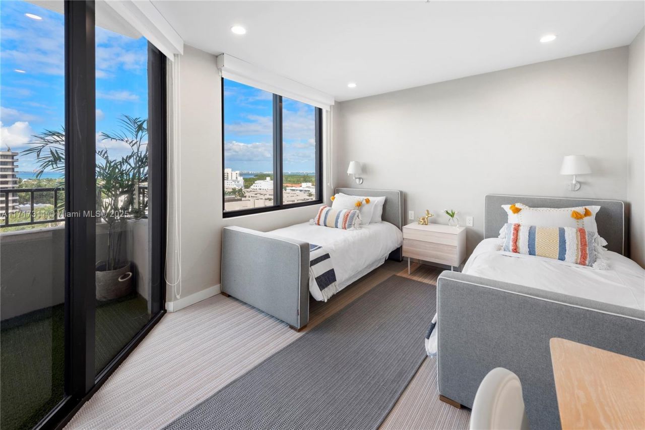 201 Crandon Blvd, Unit 1002, Key Biscayne, FL 33149 Photo