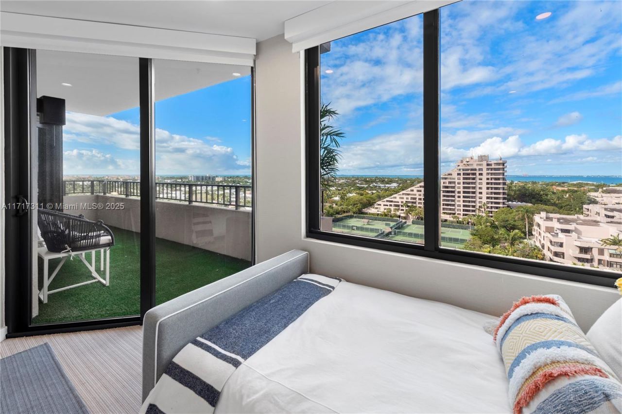 201 Crandon Blvd, Unit 1002, Key Biscayne, FL 33149 Photo