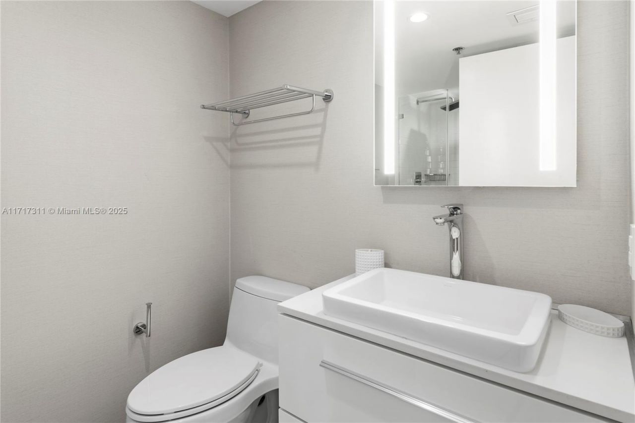 201 Crandon Blvd, Unit 1002, Key Biscayne, FL 33149 Photo